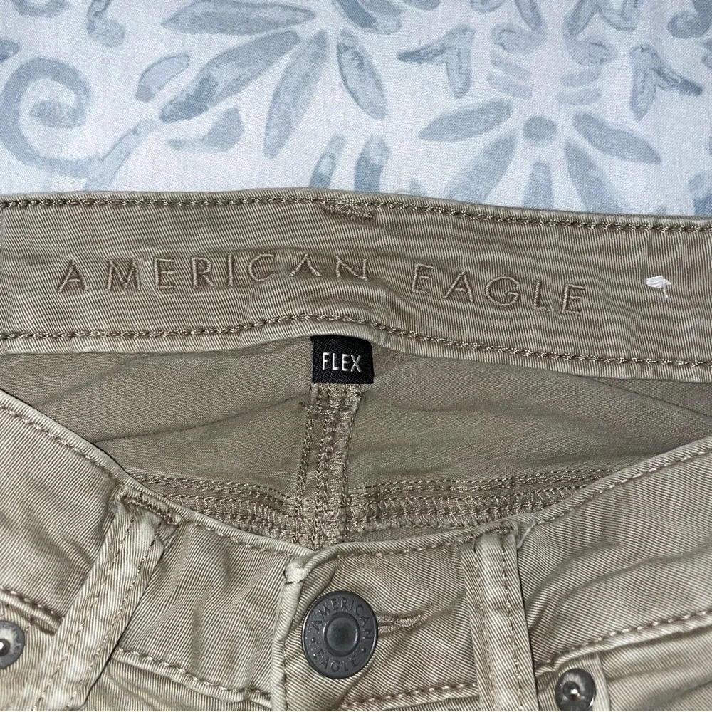 American Eagle Flex Skinny Tan Khaki Pants